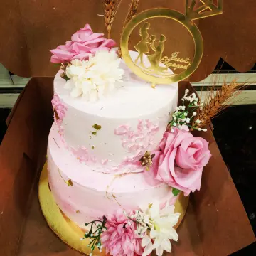 Wedding/ engagement cake