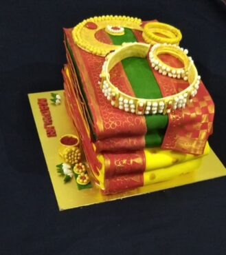 Paithani saree cake